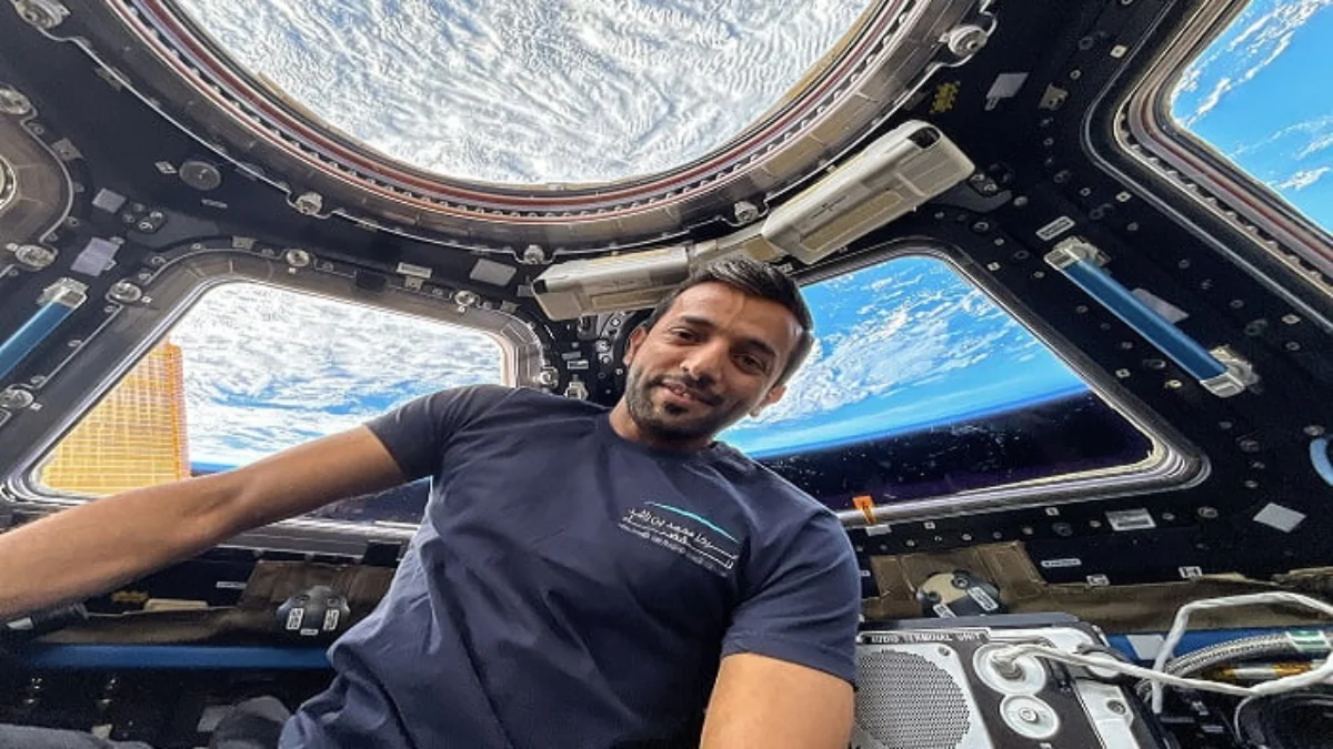 astronot muslim pertama dari Uni Emirat Arab