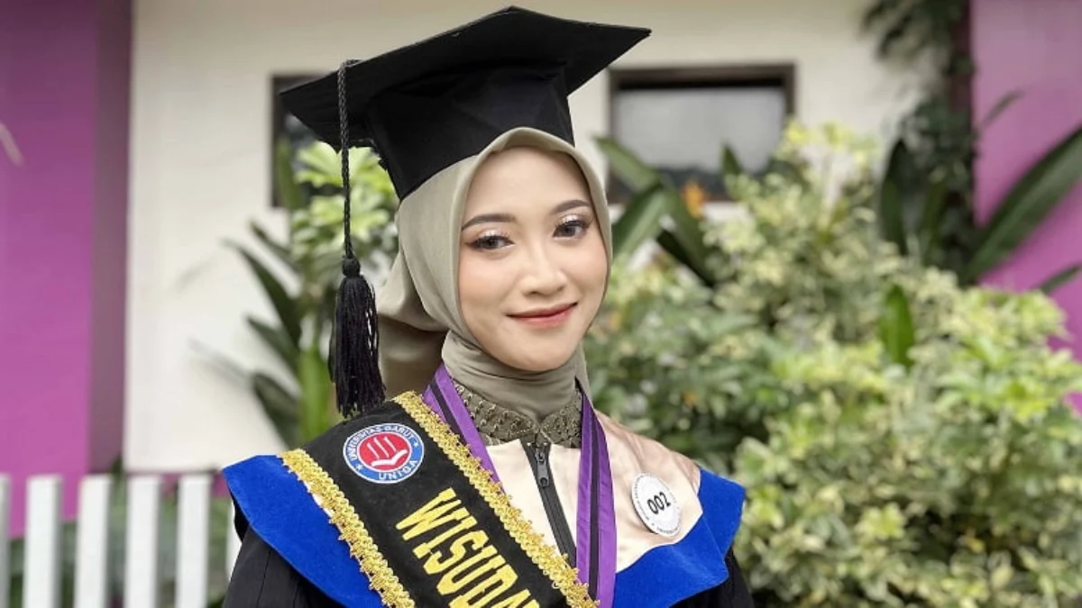 Mahasiswi Cantik Lulusan Terbaik Universitas Garut, Cepat Lulus Kuliah,