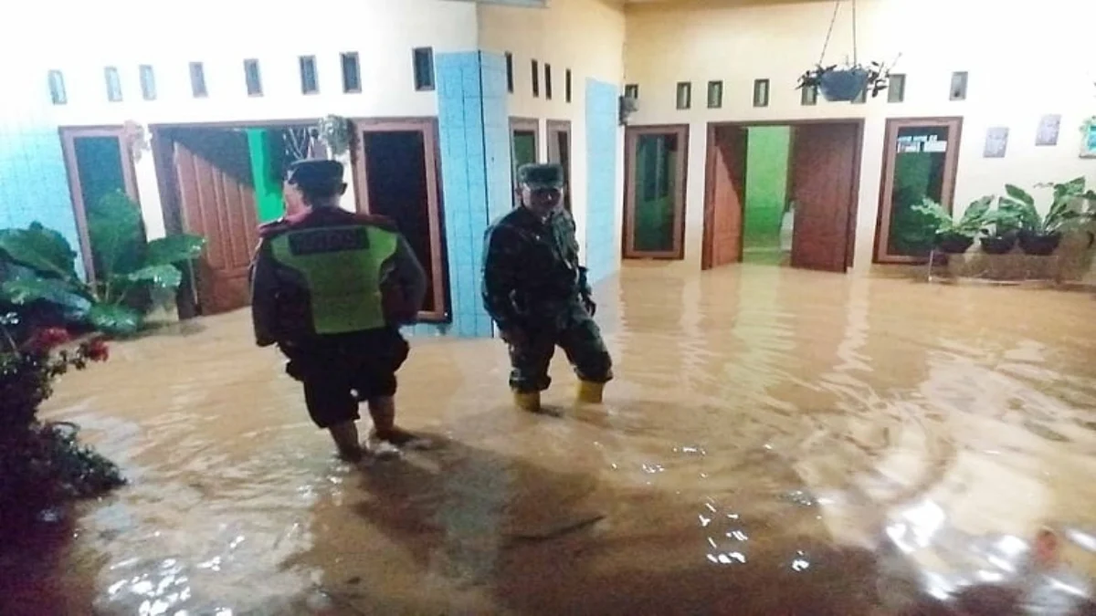 44 rumah di kabupaten ciamis rusak diterjang banjir dan longsor