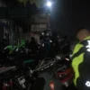 Patroli gabungan polisi merazia motor knalpot bising dan miras
