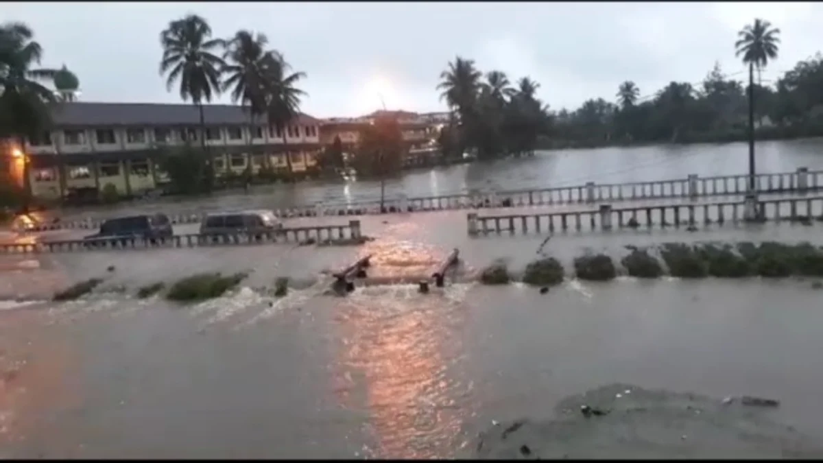 Ponpes Miftahul Huda Manonjaya tergenang banjir