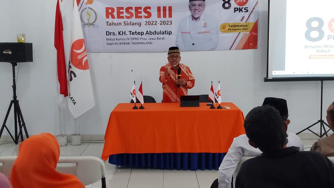 Ketua komisi IV DPRD Jawa Barat Tetep Abdulatip - insentif guru madrasah