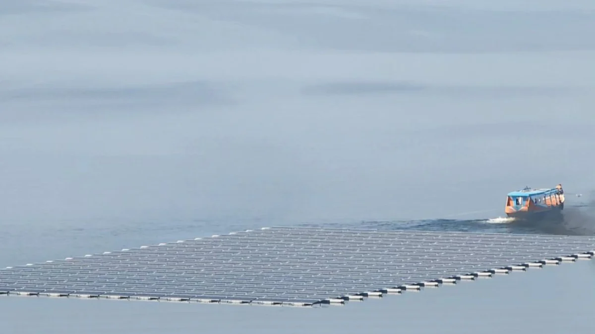 PLTS terapung PLTS Cirata Pembangkit listrik tenaga surya