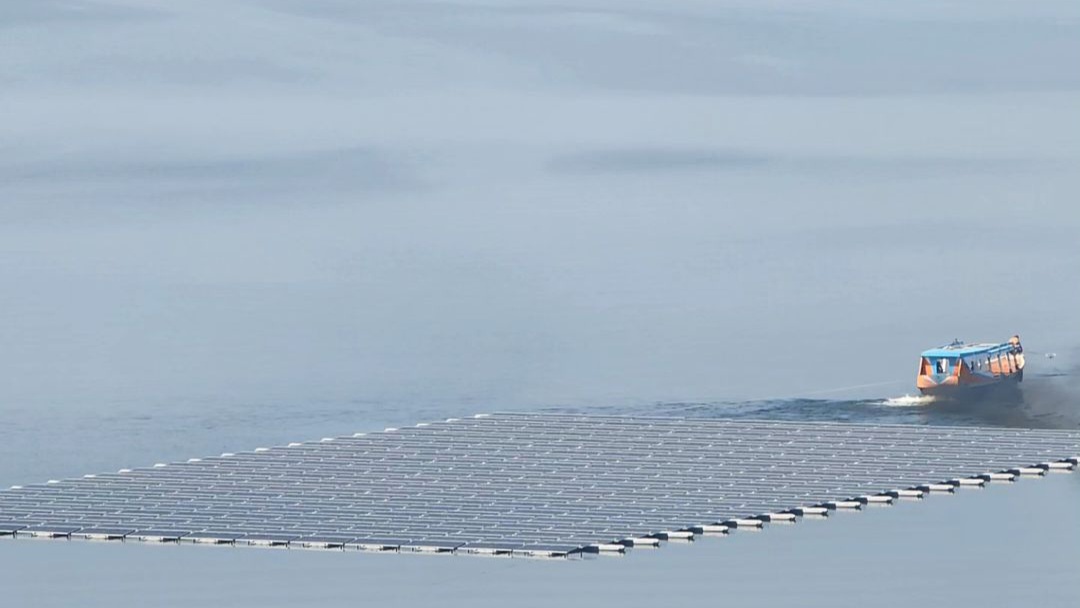 PLTS terapung PLTS Cirata Pembangkit listrik tenaga surya