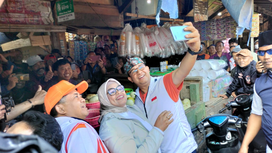 Anies Baswedan Kunjungi Pasar Cikurubuk Tasikmalaya
