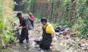 Persoalan sampah di sungai