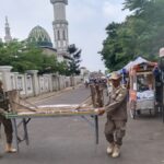 Satpol PP Kabupaten Tasikmalaya Tertibkan PKL Depan Masjid Agung