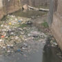 Tumpukan Sampah di sungai di kota tasikmalaya