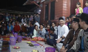 Ganjar Pranowo Menginap di Rumah Masyarakat