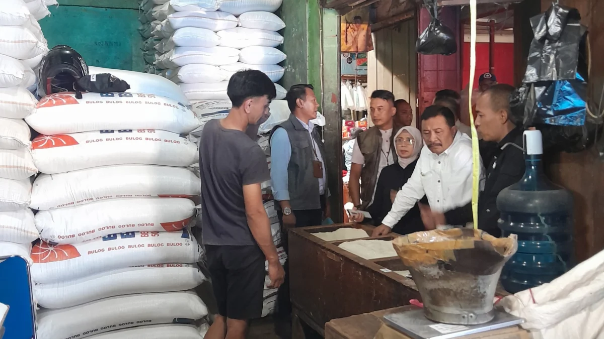 Beras di Kabupaten Garut Mahal, Operasi Pasar Murah Jadi Solusi