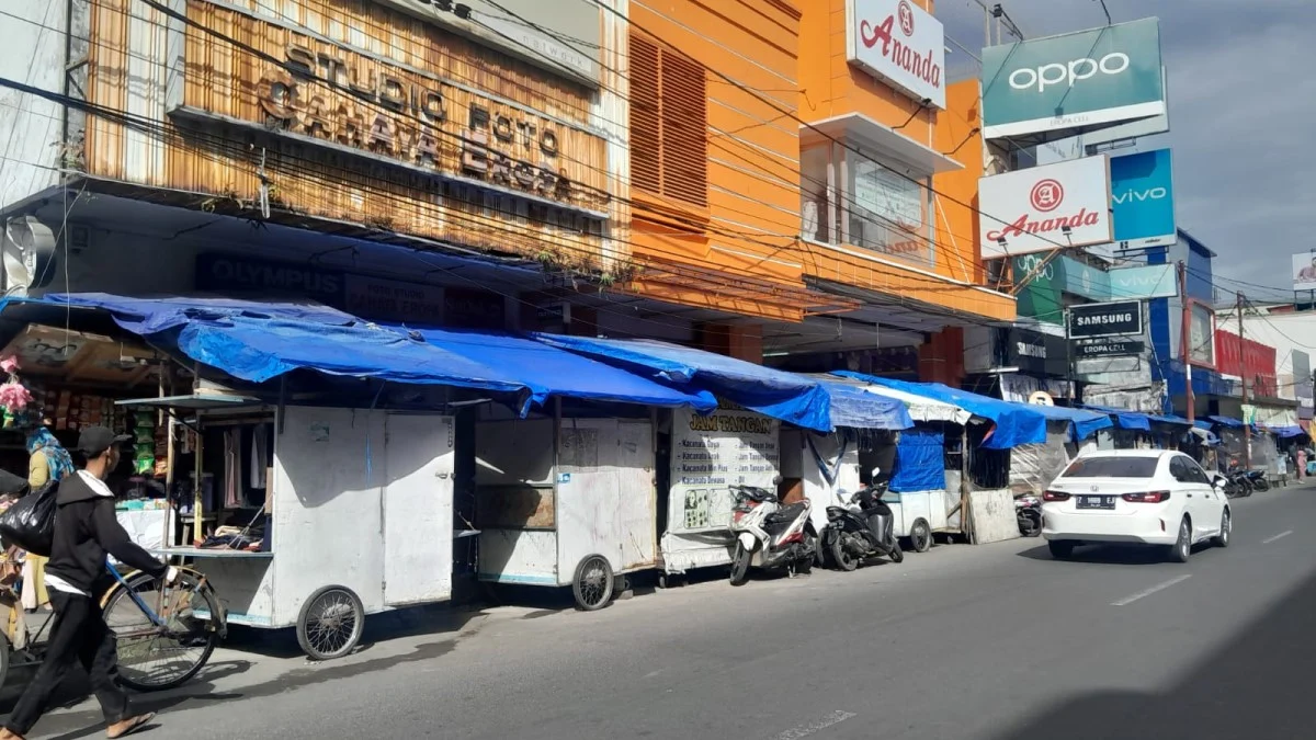 PKL di Jalan Ahmad Yani